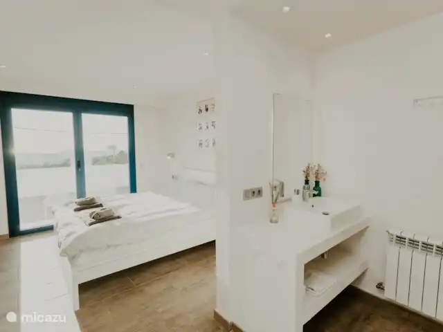 Location de Vacances Espagne, Costa Brava, Palamos, villa - Manuki Mas Costa Brava Villa Chambre avec salle de bain attenante